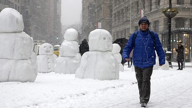 Nueva York, paralizada por una tormenta de nieve histórica