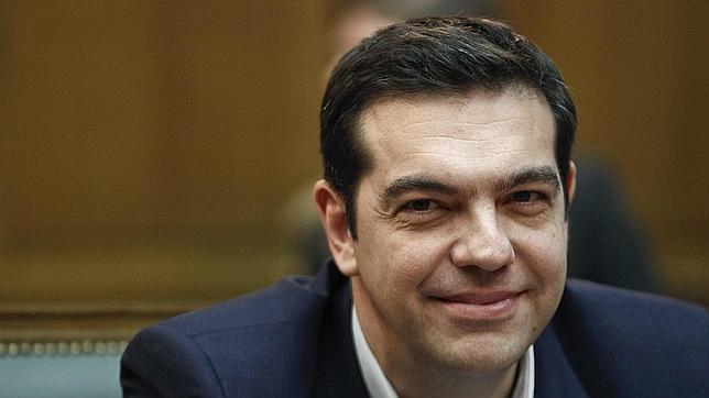 Tsipras durante la primera reunión con el nuevo gobierno griego