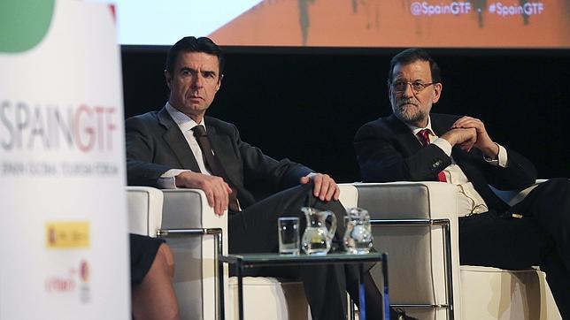 Imagen de archivo de Rajoy en un acto con el ministro Soria