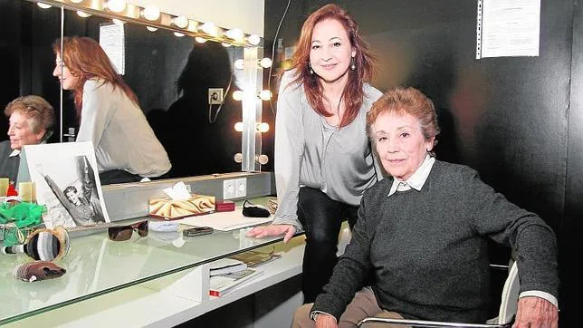 Carmen Machi y Amparo Baró, en el camerino del teatro