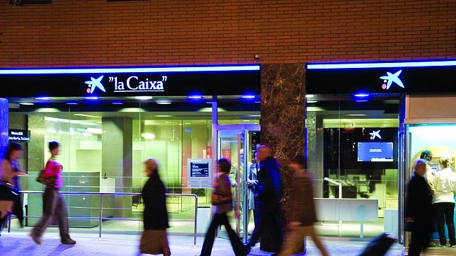 El beneficio de Caixabank sube un 23,2% en 2014 y gana 620 millones de euros