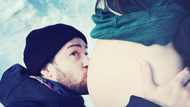 Justin Timberlake y Jessica Biel anuncian embarazo con una entrañable imagen