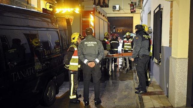 Una anciana muere calcinada al prenderse las faldas de la mesa