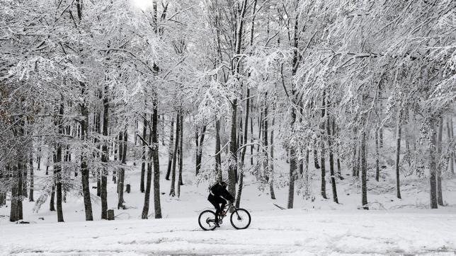 La nieve desprende calor al formarse