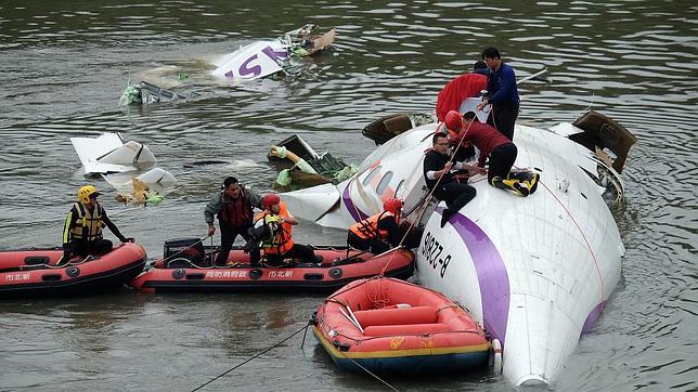 Rescate del avión de Transasia en Taipéi