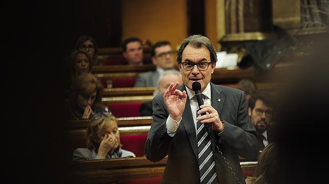 Mas: «Afortunadamente, en Cataluña cada vez hay menos gente que quiere parecerse al PP»