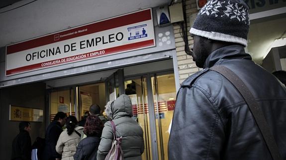 La CE propone acelerar el plan de empleo juvenil avanzando mil millones euros