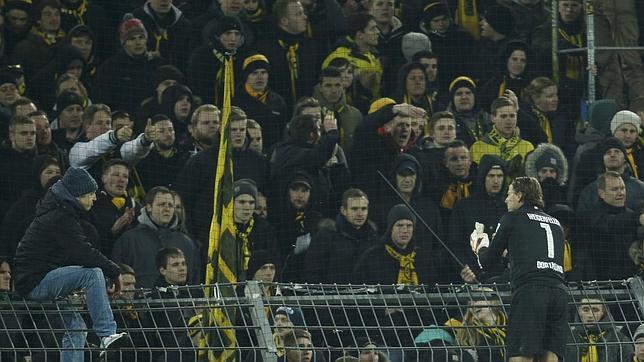 Los hinchas del Borussia de Dortmund estallan contra sus jugadores