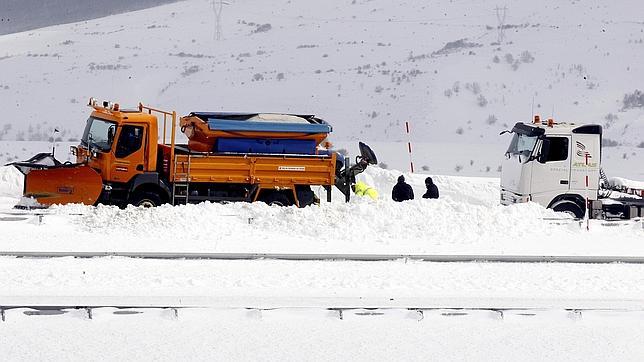 Reabren la A-67 entre Palencia y Cantabria sólo para los coches