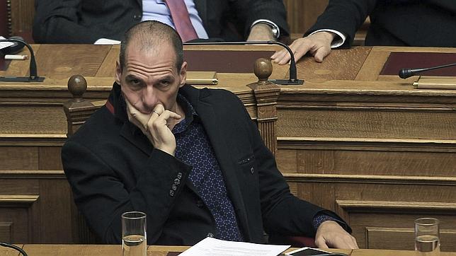 Varufakis expuso en el parlamento griego idéntico argumento que su jefe de filas