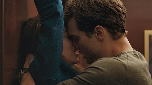 Primeras críticas de «50 sombras de Grey»: «Porno blando para chicas»