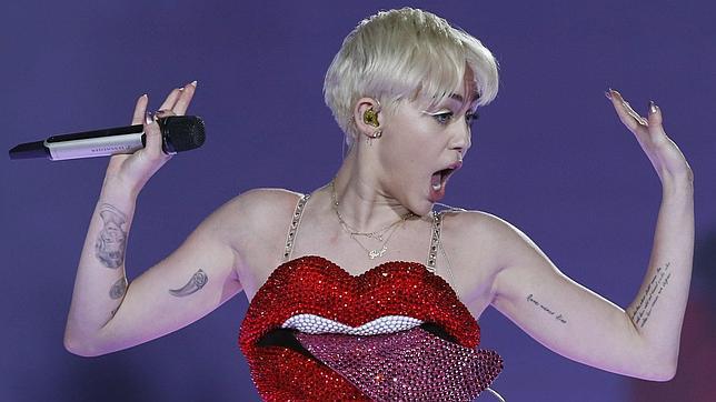 Miley Cyrus, durante un concierto en el O2 Arena de Londres