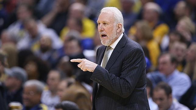 Belinelli le da a Popovich su victoria 1.000 al frente de los Spurs