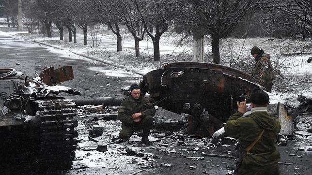 Rusia despliega 2.000 militares en la frontera con Ucrania y 600 en Crimea