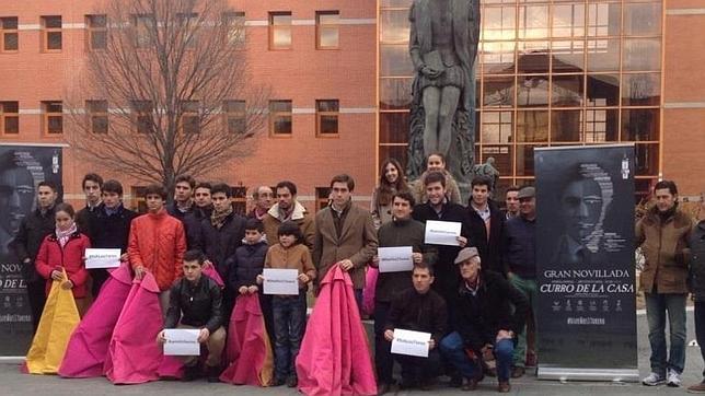 Curro de la Casa torea en Madrid con los universitarios