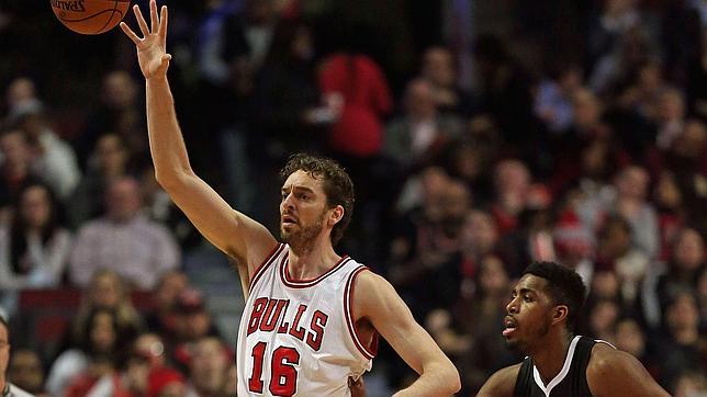 Pau Gasol vuelve a tirar de los Bulls