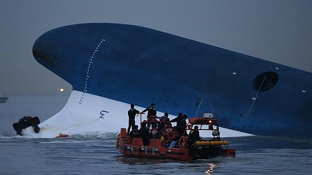 Condenan a cuatro años de cárcel al responsable del rescate del ferry Sewol