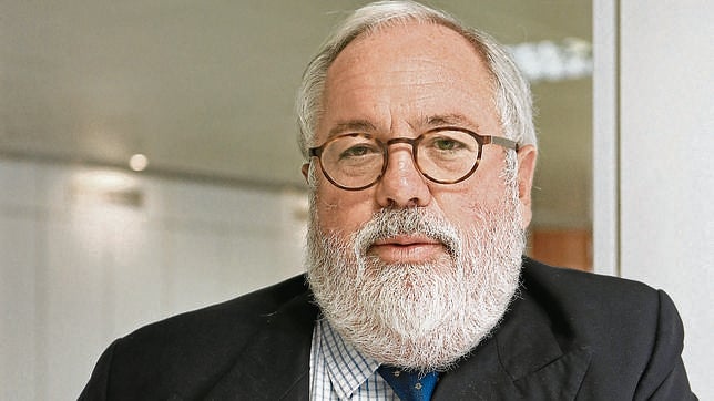 Arias Cañete: «O logramos crecer y crear empleo o Europa se volverá más populista»