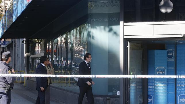 Los líderes comandarán a sus partidos hacia un designio determinado y tenderán a alejarse de las ejecutivas. En la imagen, Mariano Rajoy en Génova