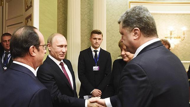 El compromiso de Minsk evita el divorcio entre Putin y Merkel