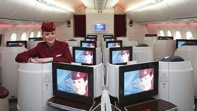 Las azafatas de Qatar Airways tienen que pedir permiso para casarse