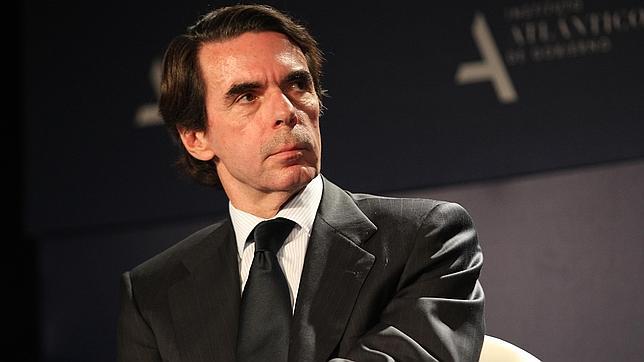 Aznar, bien arropado por el Gobierno y exministros en su nuevo proyecto universitario