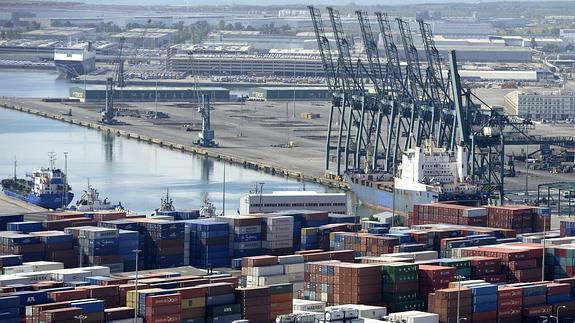 Las importaciones elevan el déficit comercial un 53,2% hasta los 24.472 millones