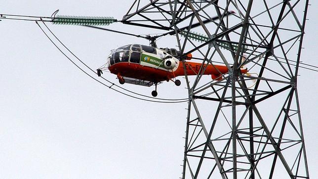 Facua alerta de que falsos descuentos de las eléctricas encarecen el recibo un 12%