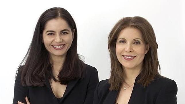 Massumeh Massi junto a su hija Nasrim