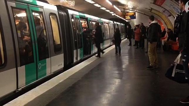 El Chelsea invita al hombre agredido en el metro de París