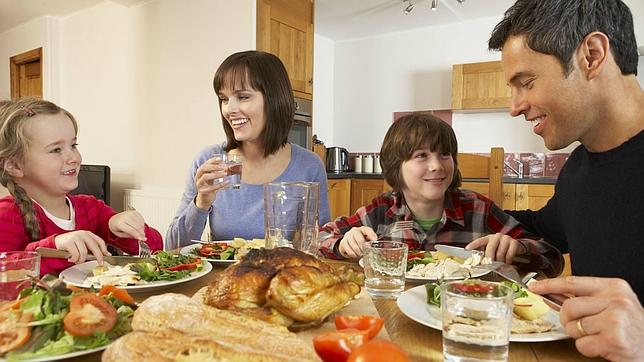 Los errores que cometemos al comer en familia