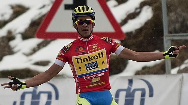 Contador se exhibe en el ascenso a Haza Llanas y refuerza liderato en la general