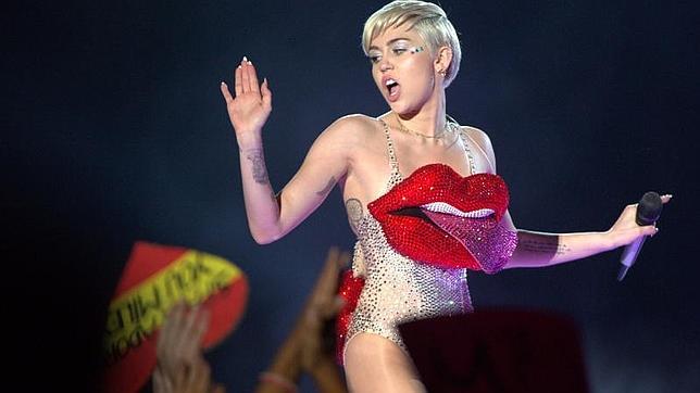 Miley Cyrus se siente como «Pretty Woman» en las tiendas de lujo