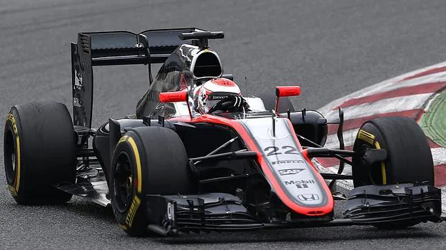 Button, con su McLaren en Montmeló