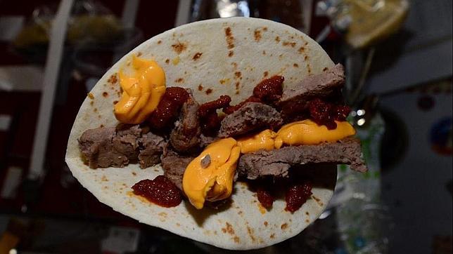 Así es la curiosa hamburguesa «gourmet» que los astronautas comen en el espacio
