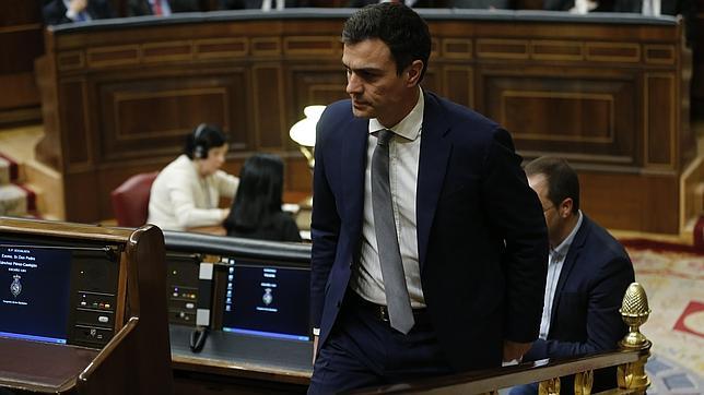 Diputados del PSOE ven un error que Pedro Sánchez renunciara a la dúplica