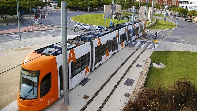 El Tram lanza una apliación que muestra el paso de trenes en tiempo real