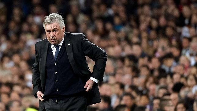 Bronca del Santiago Bernabéu a Ancelotti