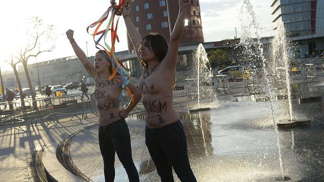 Activistas de Femen con el pecho al descubierto
