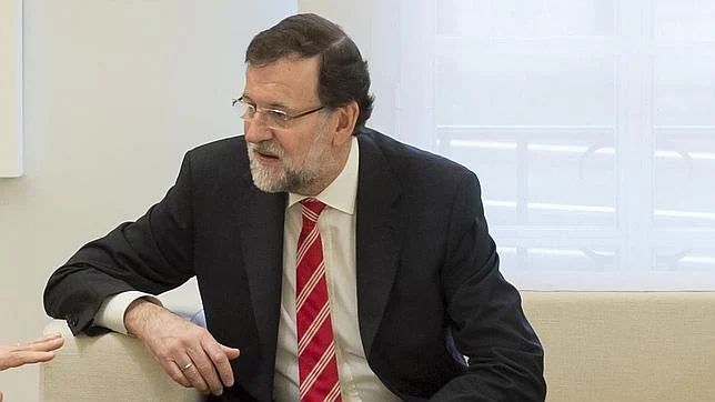 Mariano Rajoy recibe en el Palacio de la Moncloa al presidente de Colombia Juan Manuel Santos