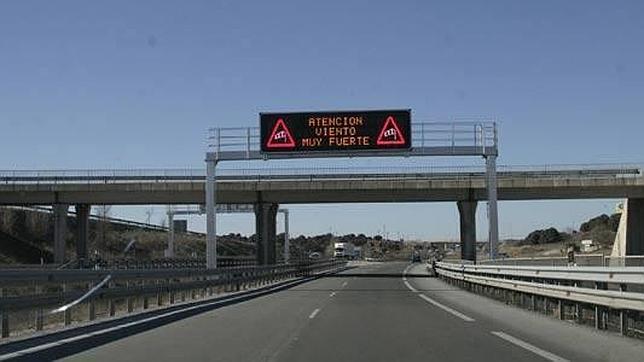 ¿Qué fuerzas soporta nuestro coche cuando hace viento?