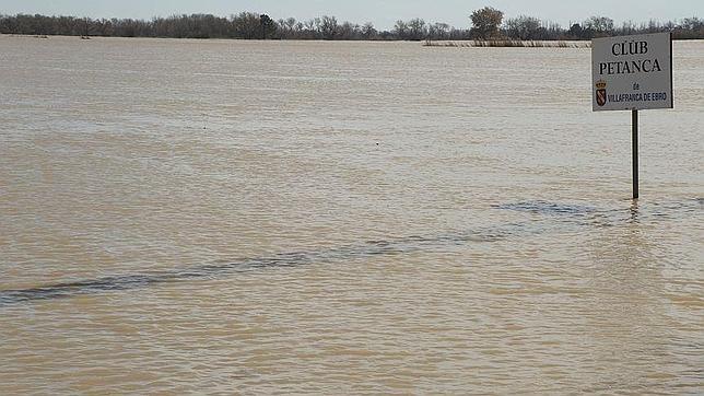 Las inundaciones del Ebro se mantendrán durante días acentuando el desastre