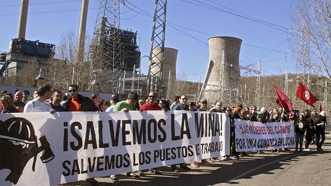 Los mineros de la Hullera exigen la quema de carbón para salvar su empleo