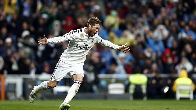 Ramos celebra un gol en el Bernabéu