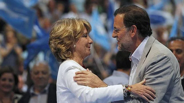 Aguirre y Rajoy, en un acto electoral de 2011