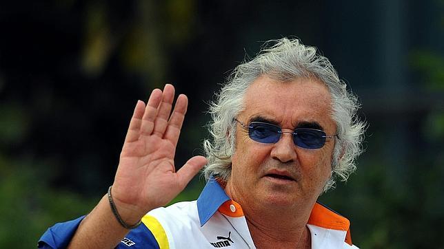 Briatore exige a Ron Dennis que aclare el accidente de Alonso