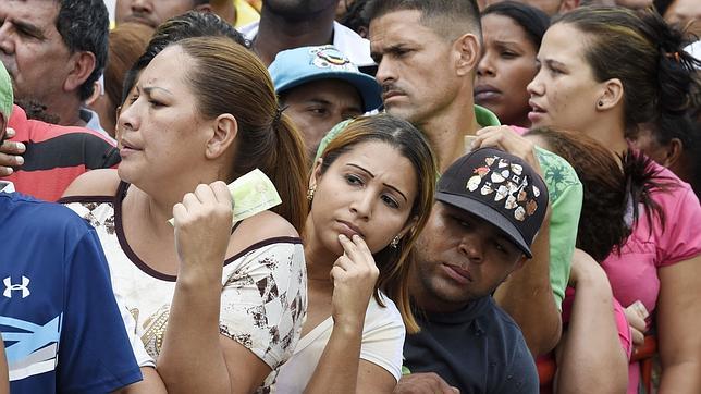 Caracas, día 1 de las «captahuellas» en los mercados: nuevas máquinas, misma escasez