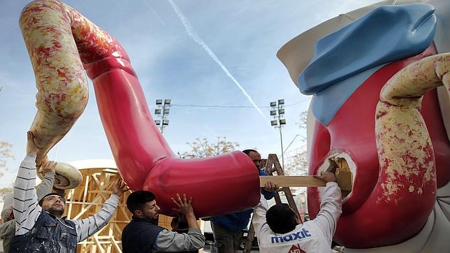 Fallas 2015: los monumentos toman las calles a una semana de la Plantà