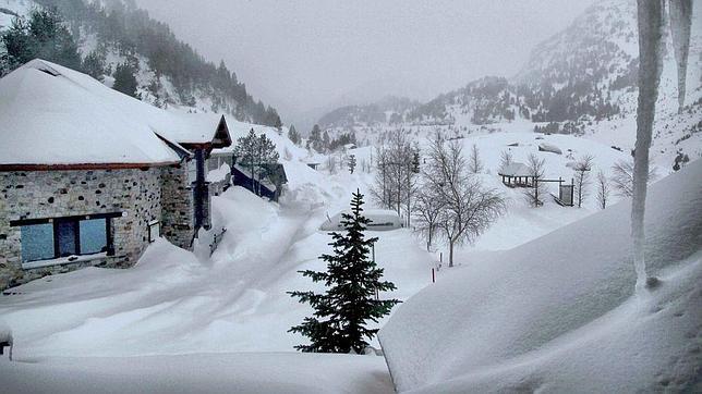 El Pirineo amenaza con otra riada del Ebro si se acelera el deshielo