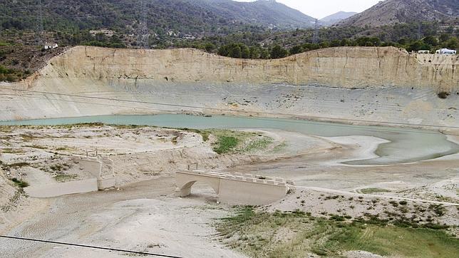 La comarca de la Marina Baja reclama un trasvase de urgencia ante la falta de agua